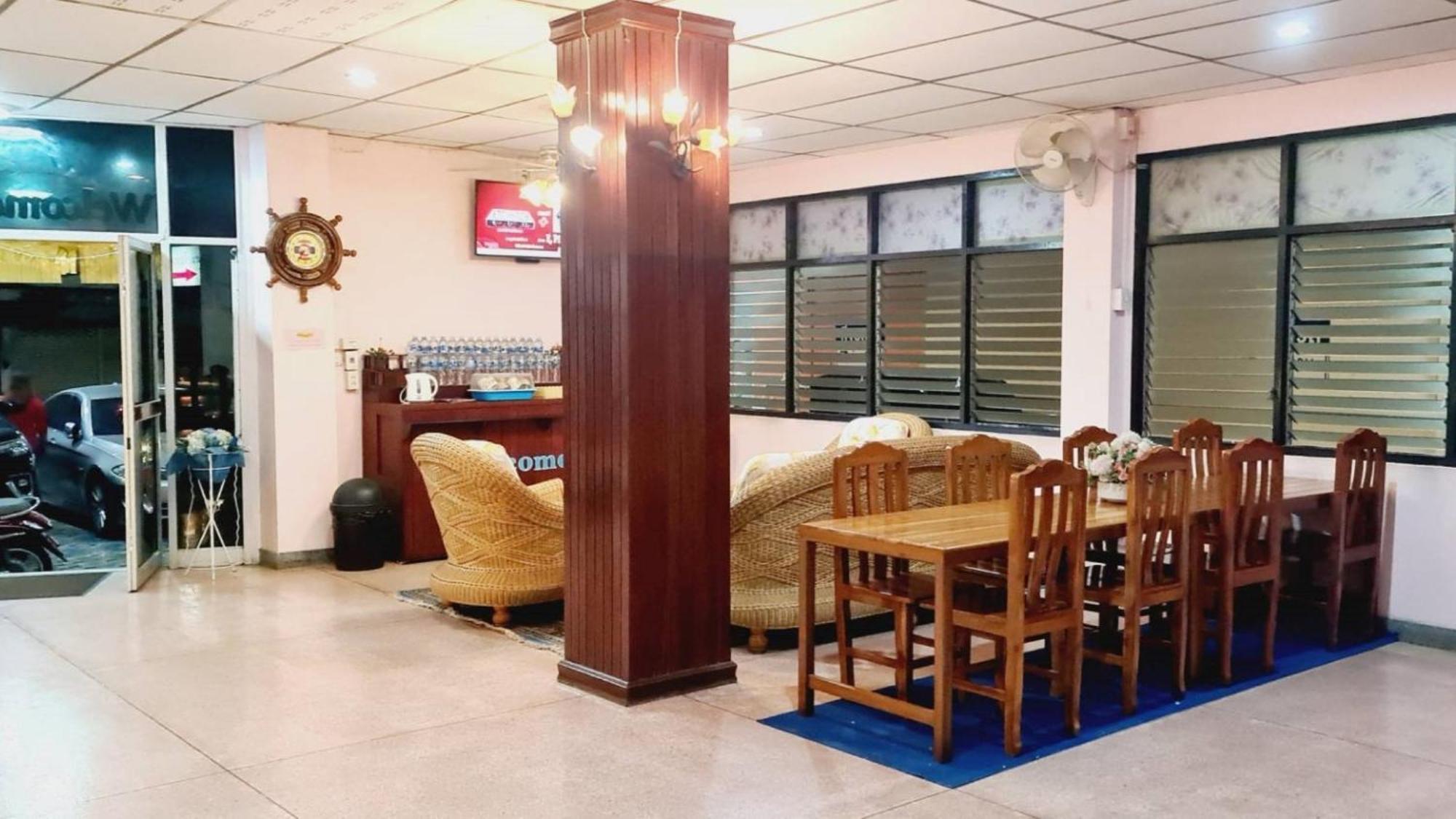 Royal Land Mae Klong Hotel Samut Songkhram Exterior photo